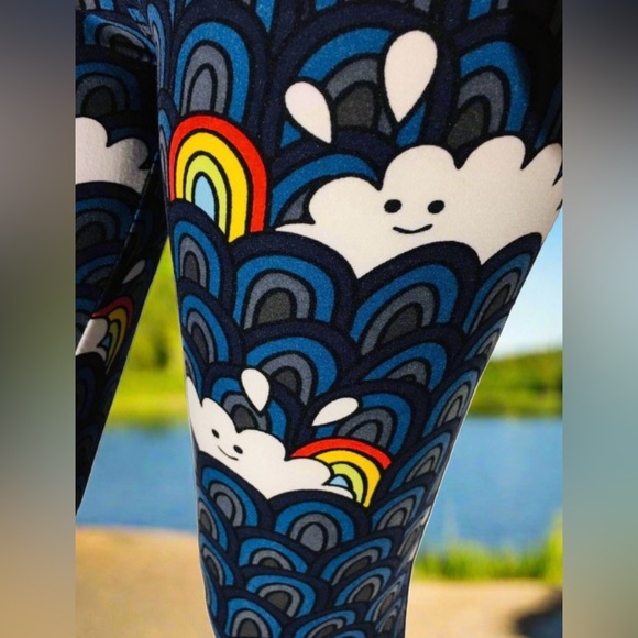 Plus NEW Womens Happy Clouds Rainbow Leggings - Picture 2 of 8